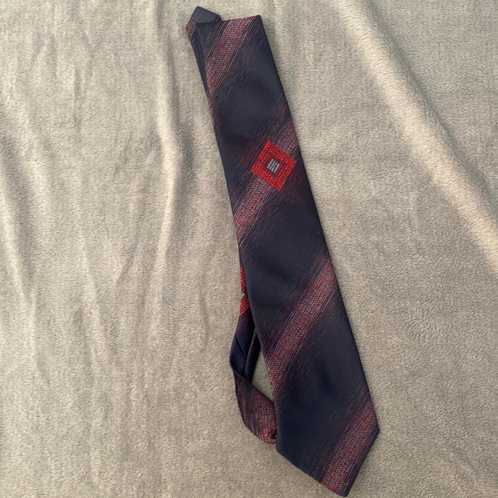 Wemlon by Wembley Vintage Neck Tie Geometric Scene